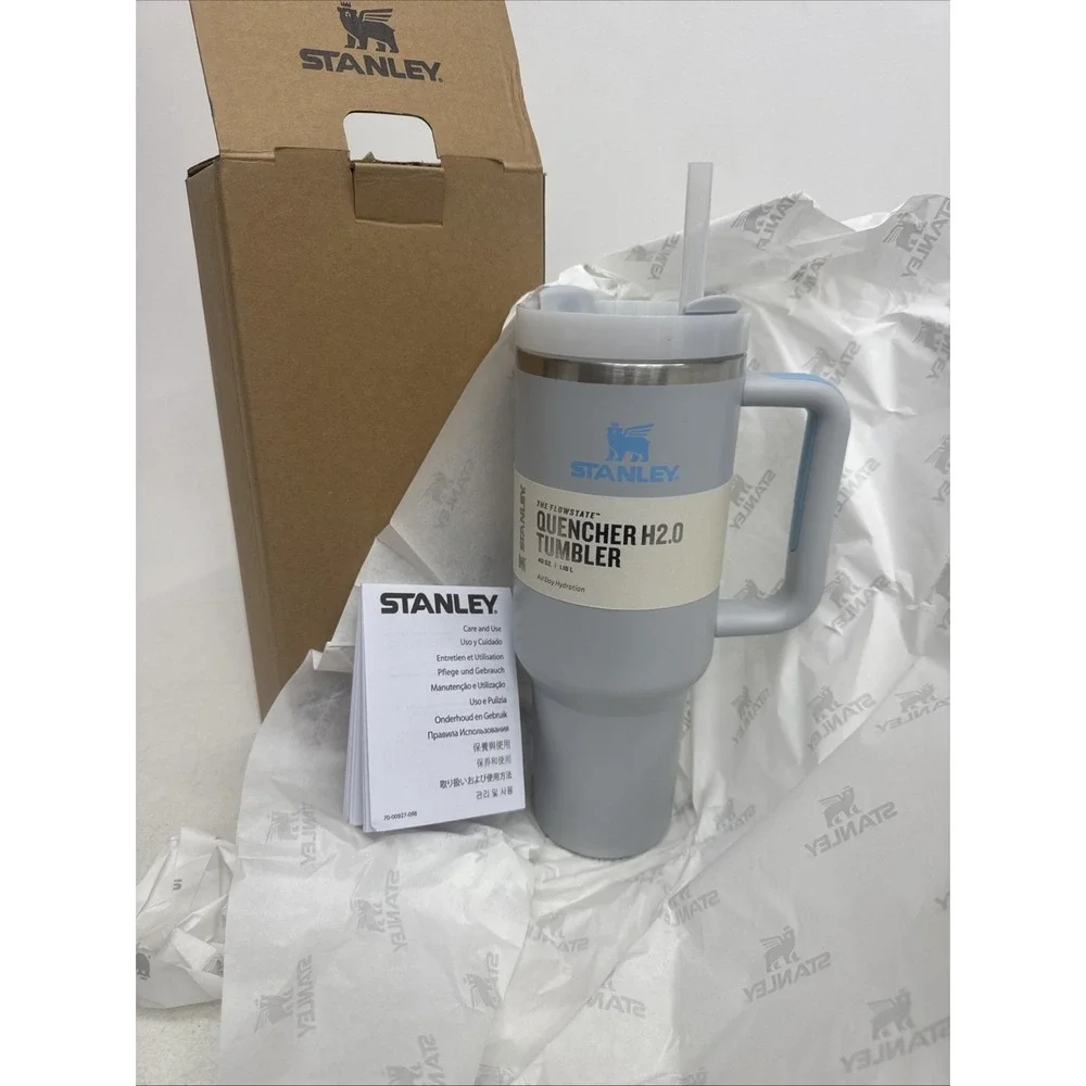 Stanley 40 oz The Quencher H2.0 Flowstate Tumbler Lite Gray W/blue Accent New - Picture 1 of 5